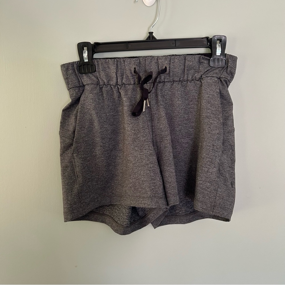 Lululemon On The Fly Short Heathered Grey